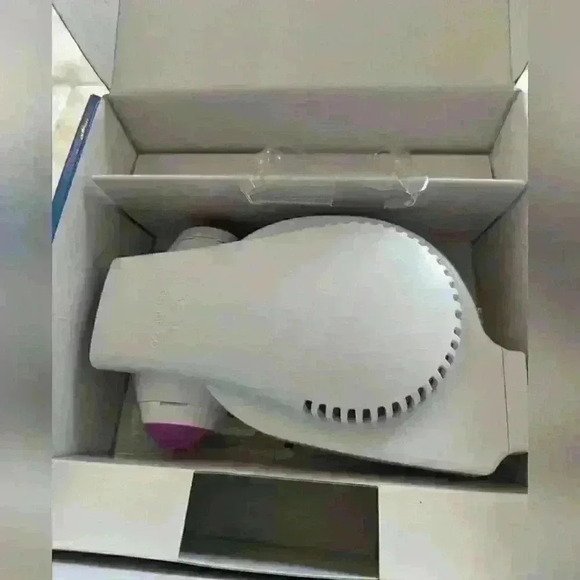 Cool on the Go  revolutionary rechargeable personal cooling system - new in box - Picture 2 of 4